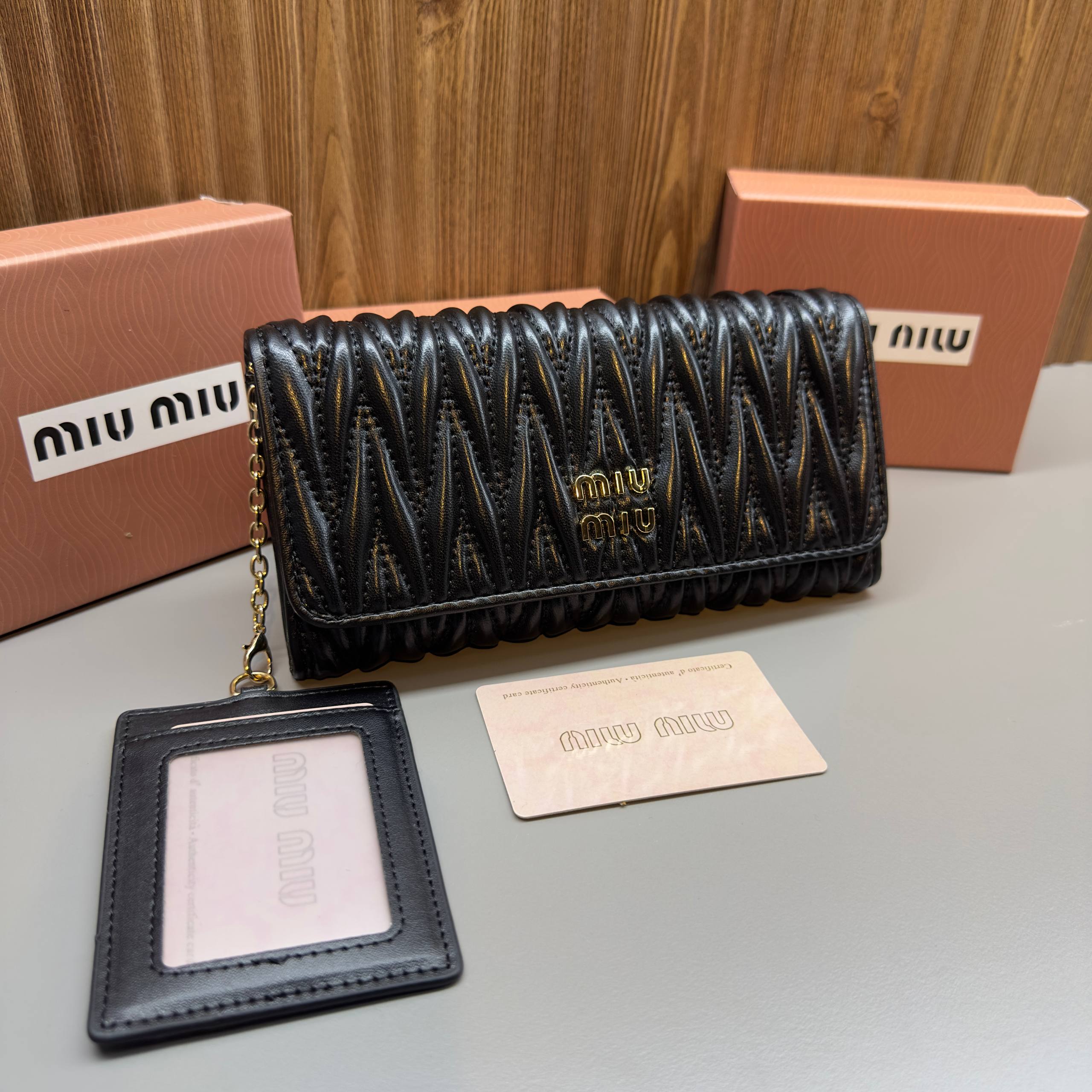 M.M. WALLET
